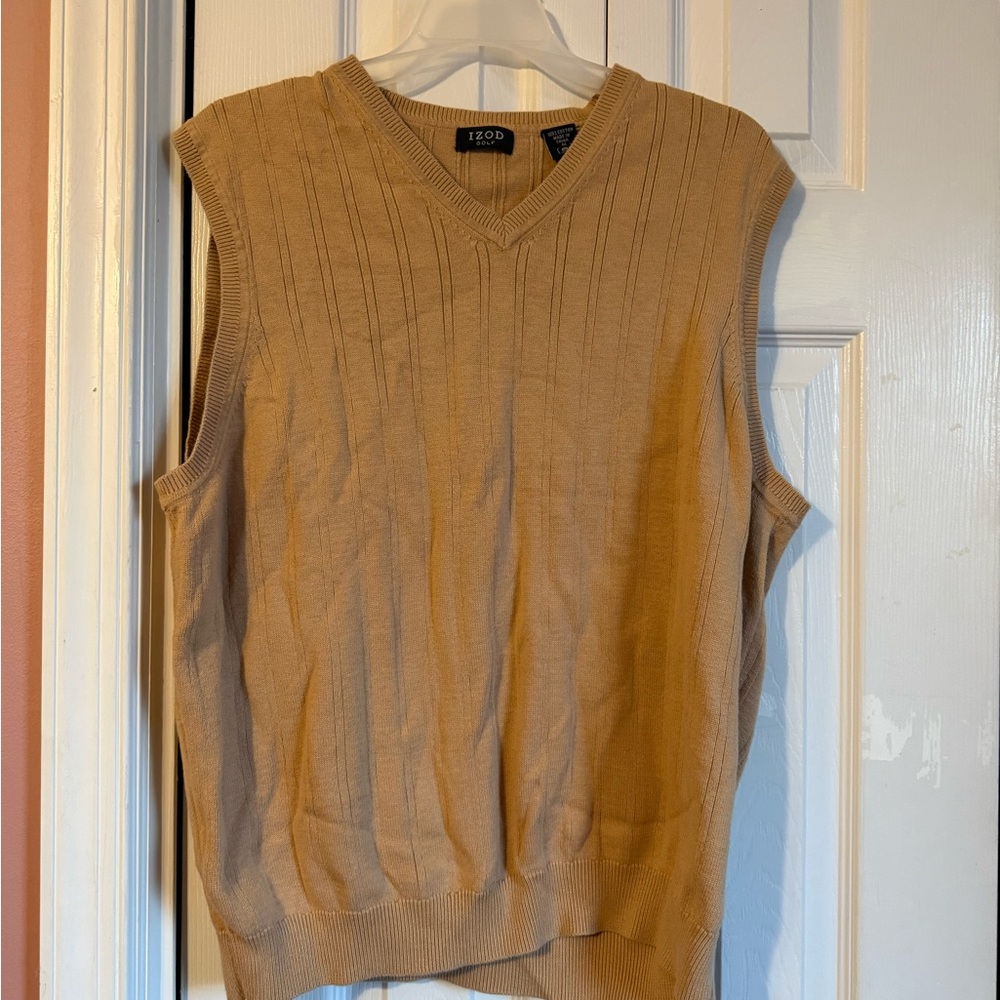 IZOD Men's V-Neck Sweater Vest in Camel
